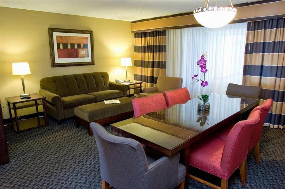 Embassy Suites By Hilton Chicago Lombard Bilik gambar